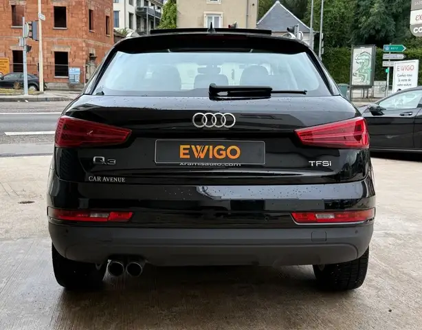 Audi Q3 view 4