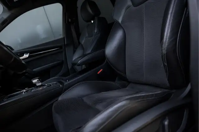 Audi Q5 view 9