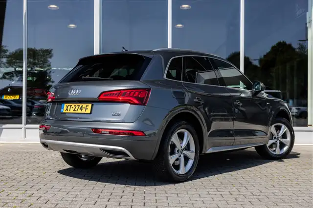 Audi Q5 view 2