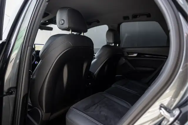 Audi Q5 view 13
