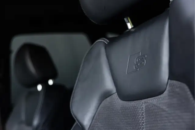 Audi Q5 view 11