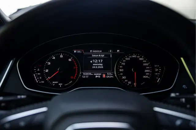 Audi Q5 view 8