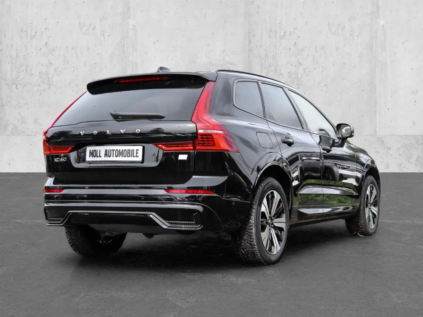 Volvo XC60 Plus Dark Recharge Plug-In Hybrid AWD T8 Twin Engi Schwarz - 2