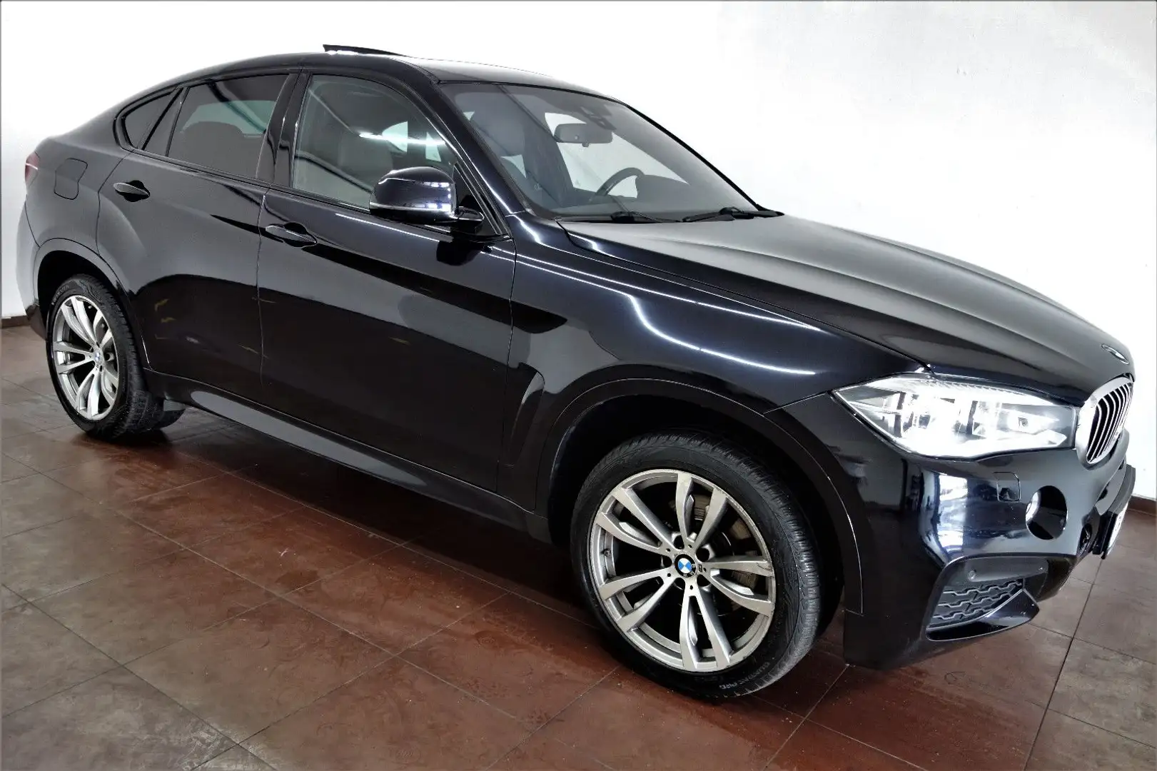BMW X6 xDrive 40d  M Sportpaket HUD/Soft-Close/20Zol Negro - 1