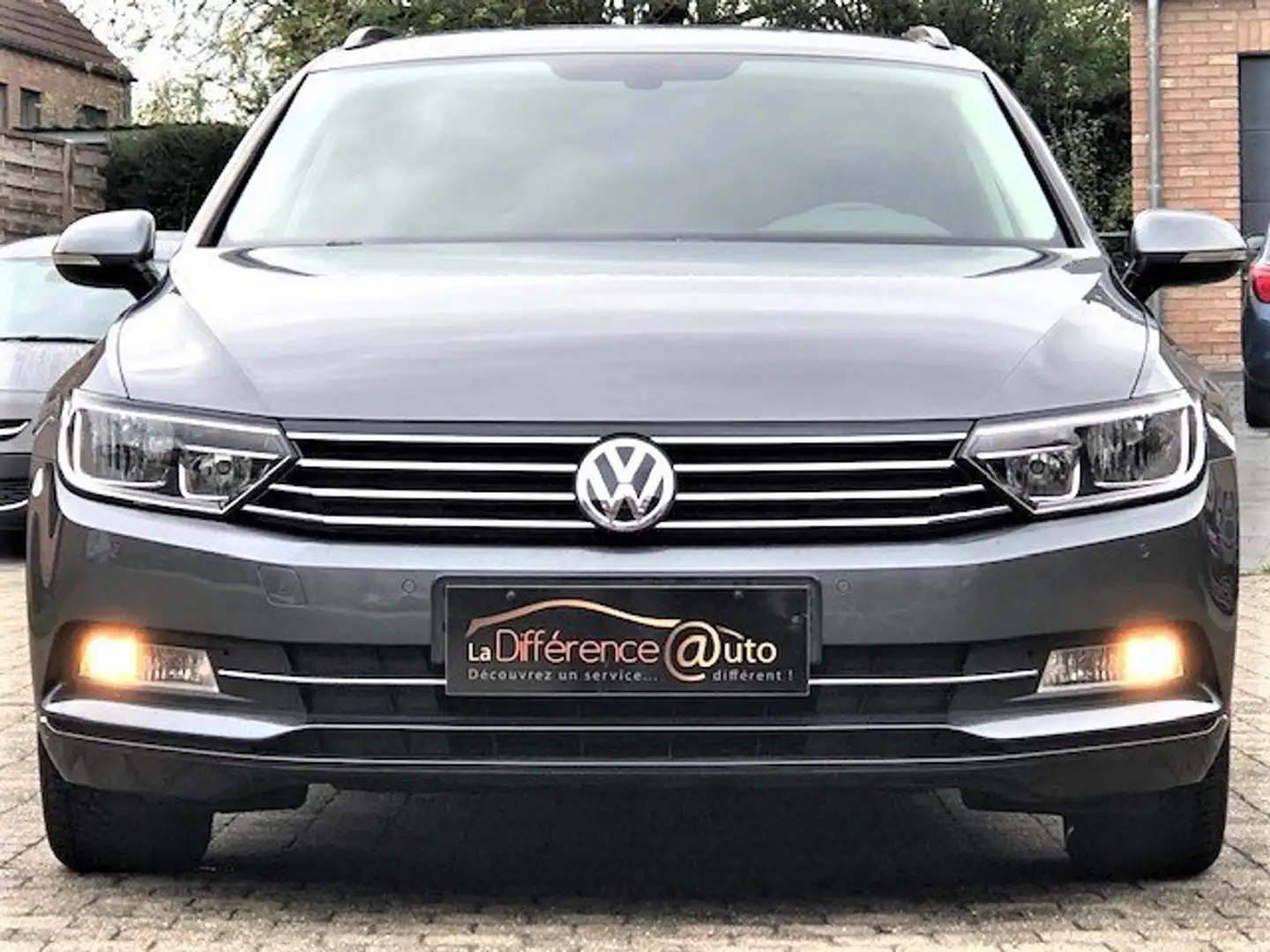 Volkswagen Passat Variant Passat SW 1.6 CR TDi Comfortline DSG Gris - 2