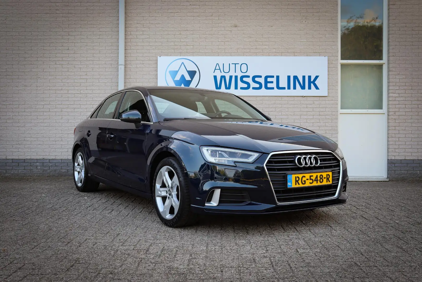 Audi A3 Limousine 1.5 TFSI CoD Sport Lease Edition Blauw - 2