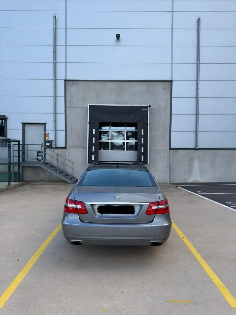 Mercedes-Benz E 500 7G-TRONIC Avantgarde/4 Zonen Klima Mit vielen Extr Grau - 2