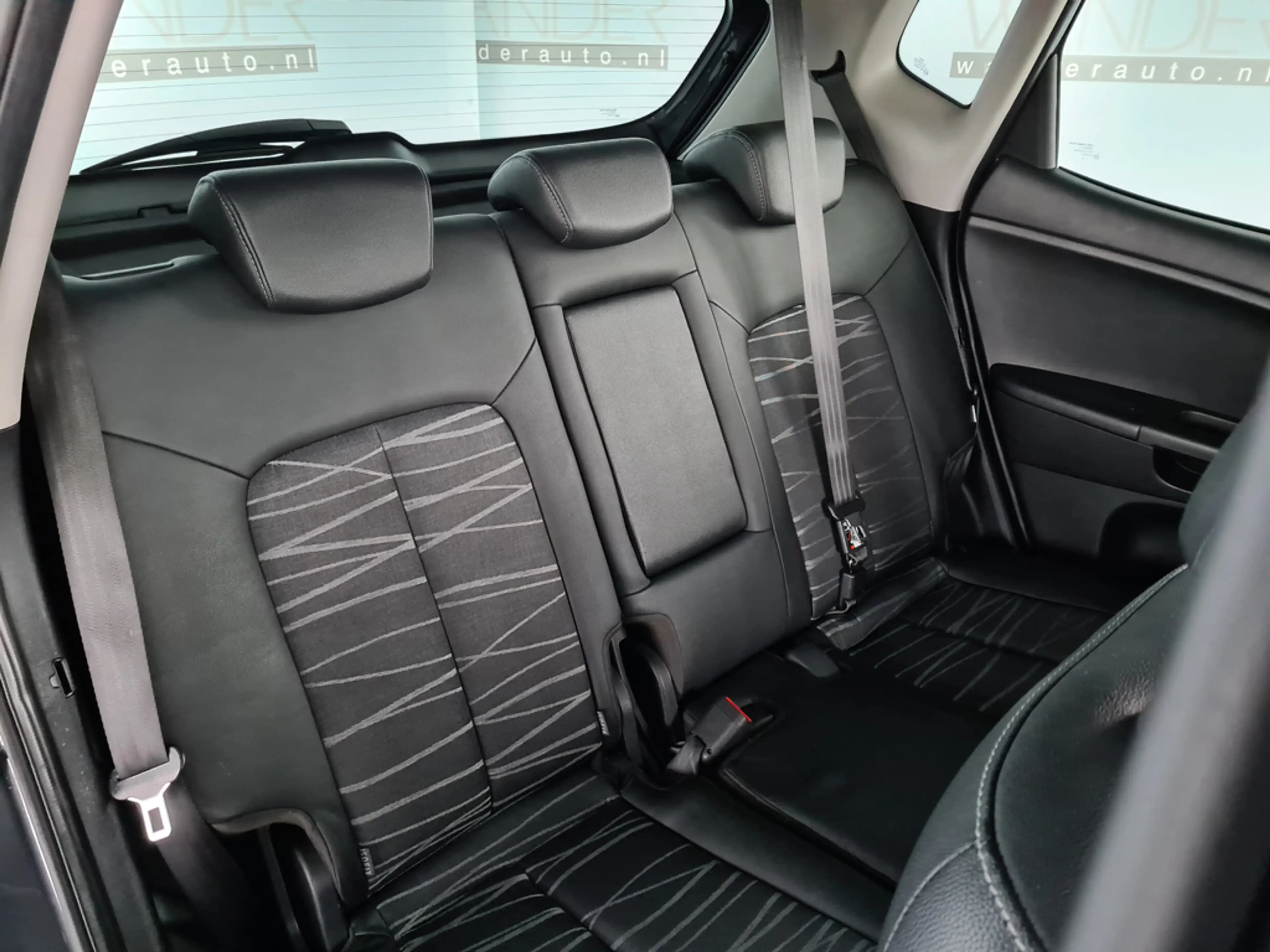 Kia Venga 1.6 CVVT Edition /Elektrisch panorama dak/Trekhaak — photo 13