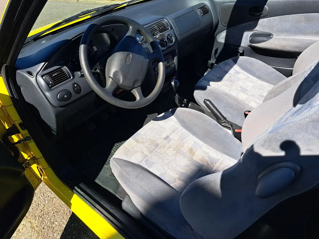 Ford Escort 1.6i CLX, foto 3