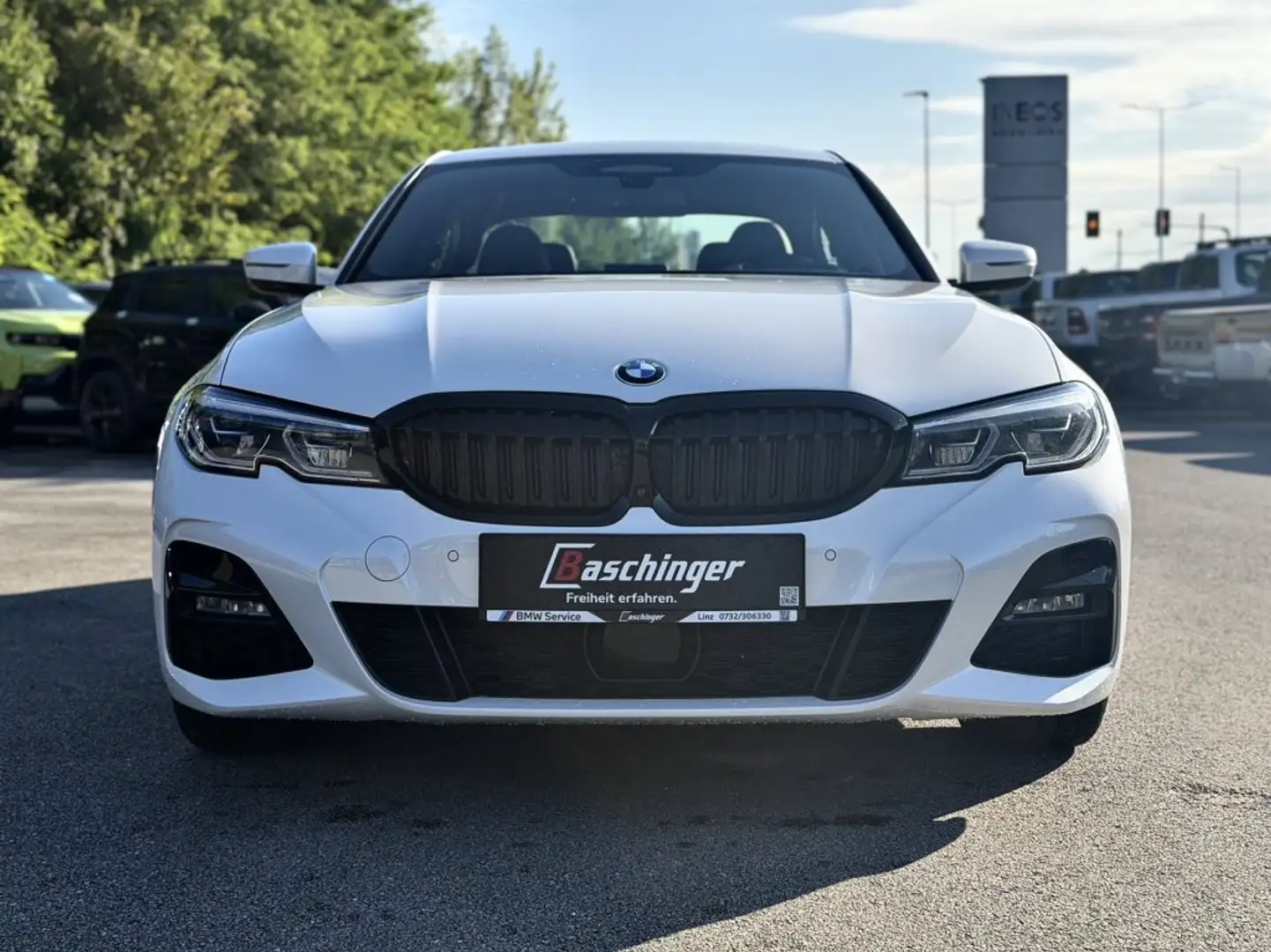 BMW 330 e xDrive Weiß - 2