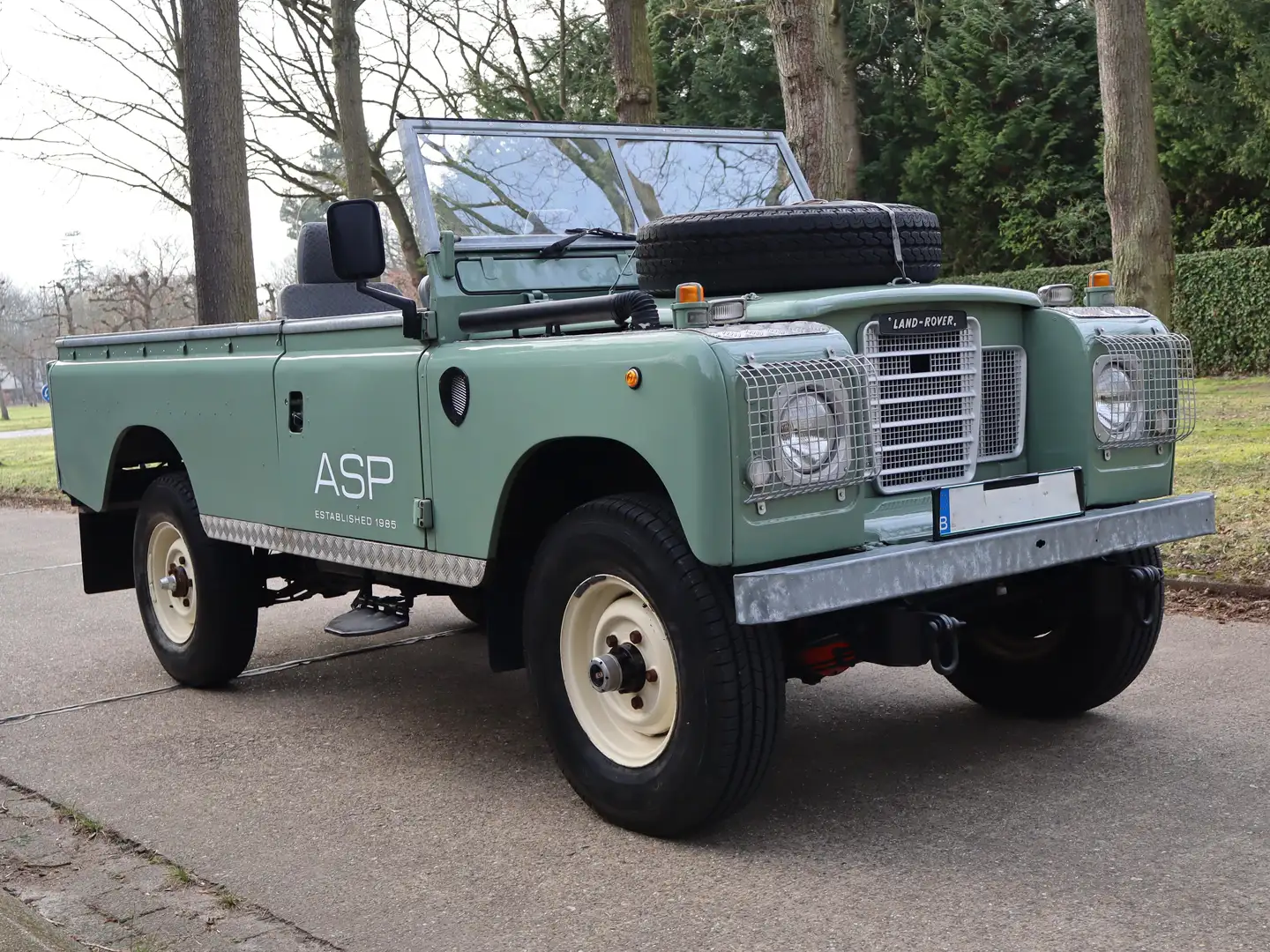 Land Rover Series III 109 | Hardtop | 1981 | Grün - 2