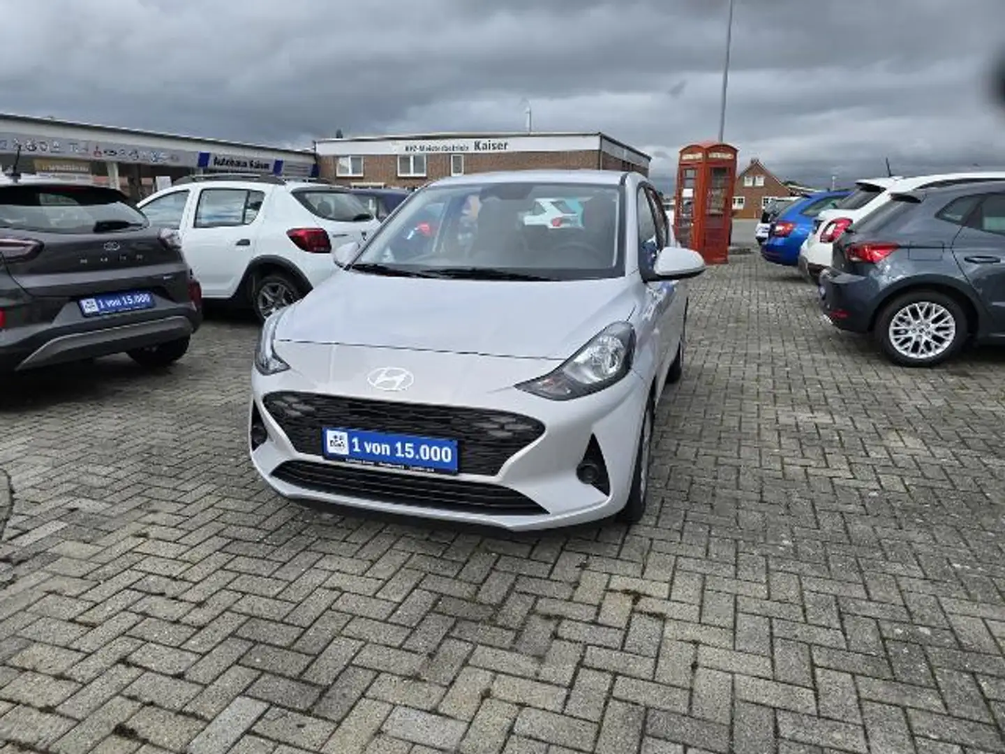 Hyundai i10 1.0 5MT Navi Rückfahrkamera SHZ DAB beh. Lenkrad Grau - 2