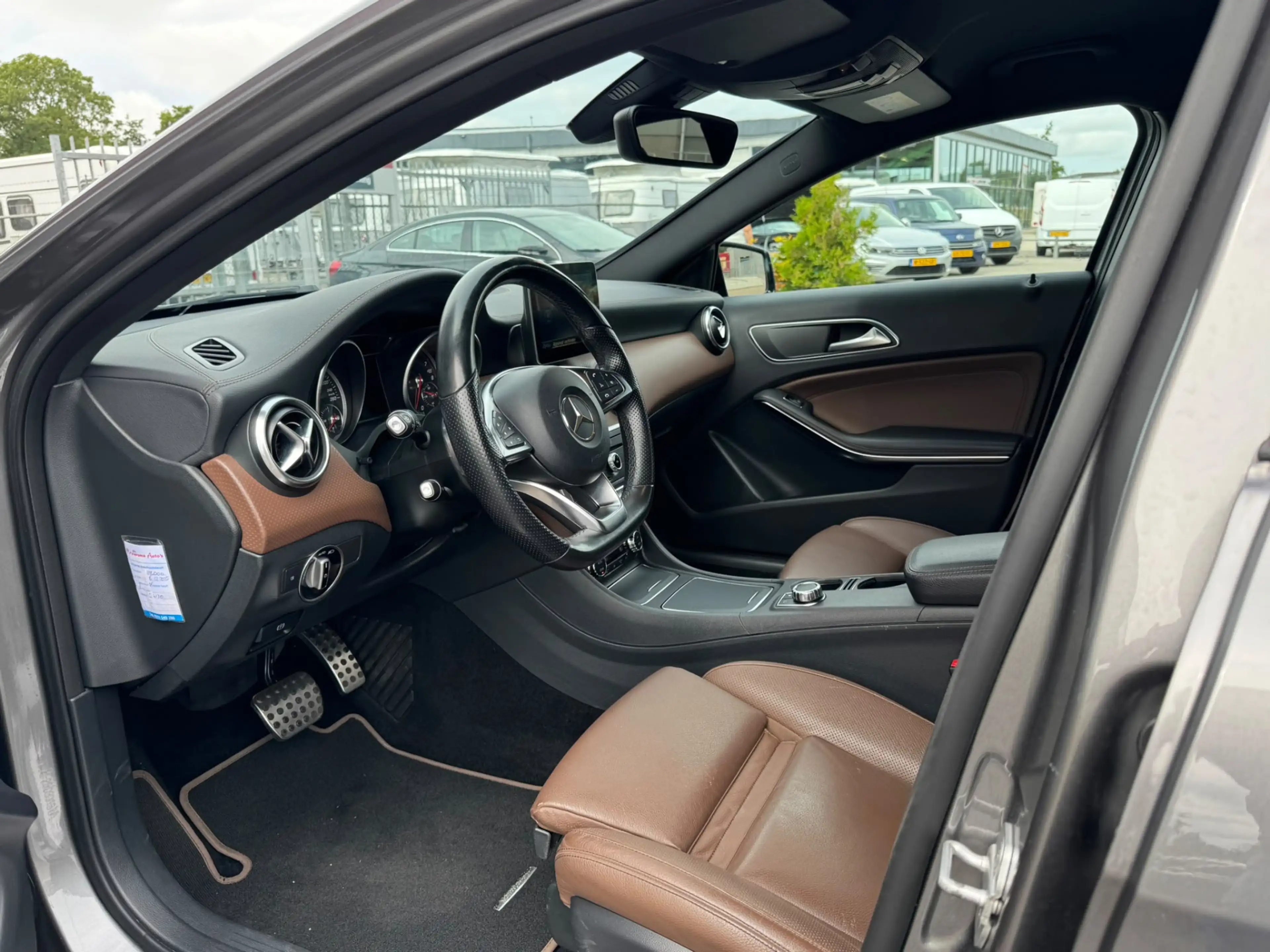 Mercedes-Benz A 180 AMG Night Edition Plus — photo 4