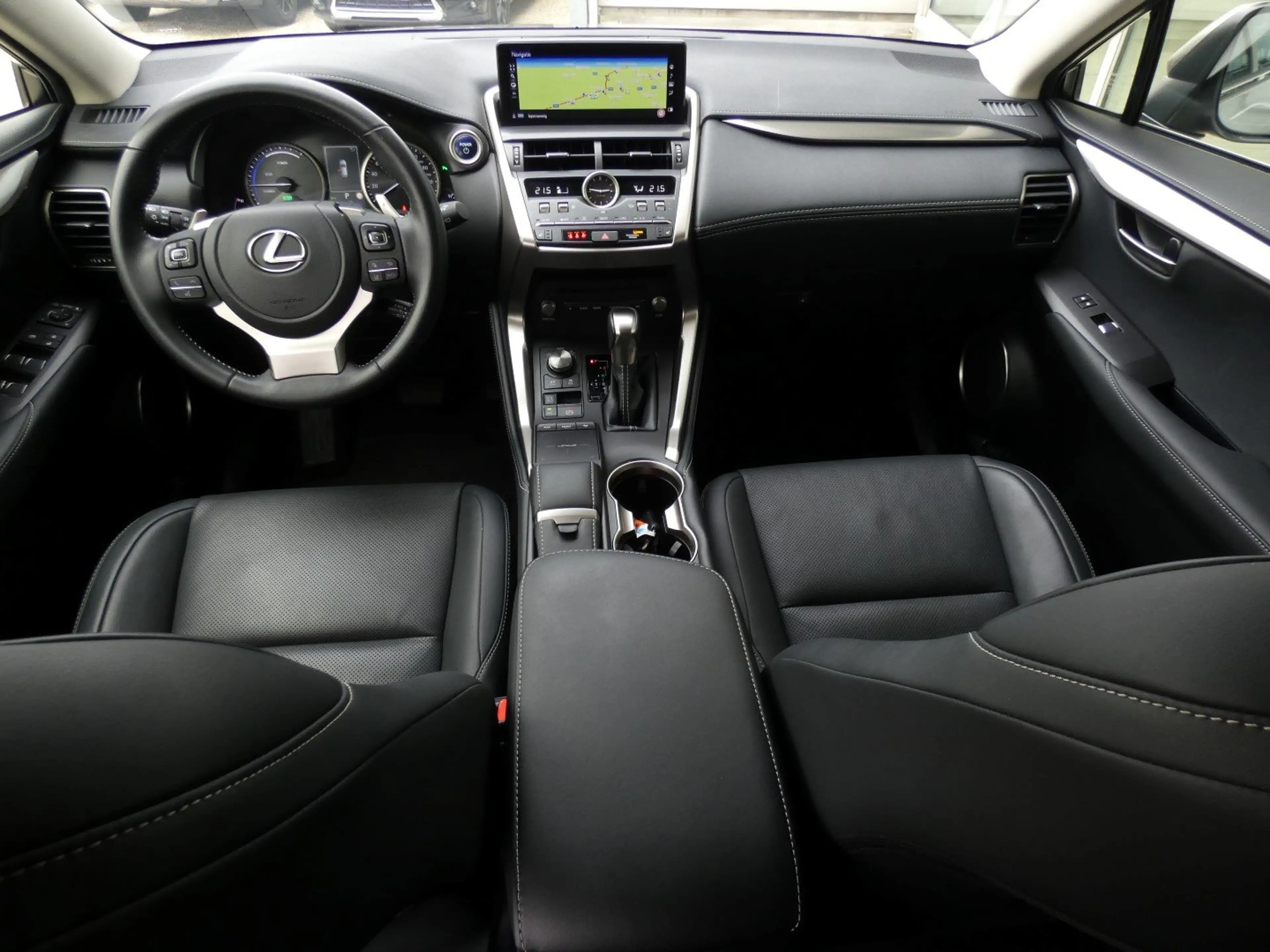 Lexus NX 300h Hybrid AWD Executive Line LEDER +TREKHAAK — photo 9