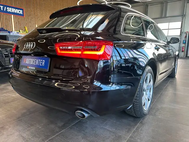 Audi A6 Avant view 2
