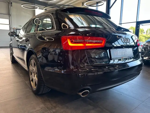 Audi A6 Avant view 5