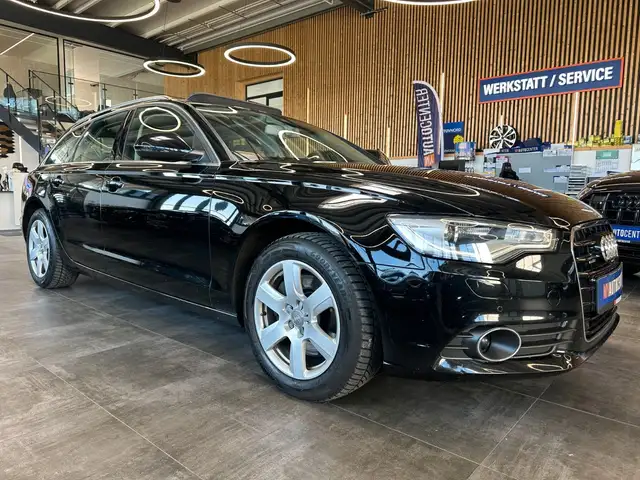 Audi A6 Avant view 3
