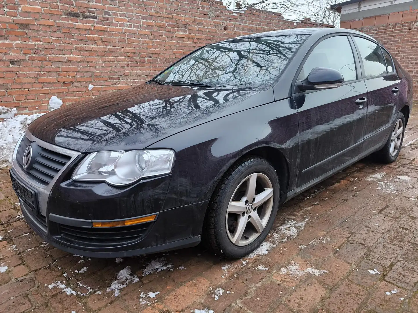 Volkswagen Passat Lim. 1.6i Schwarz - 1