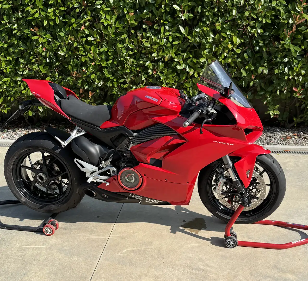 Ducati Panigale V4 Piros - 2