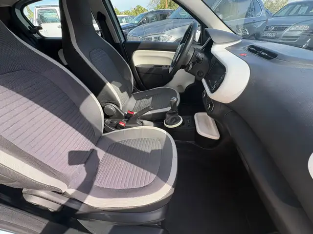 Renault Twingo view 9