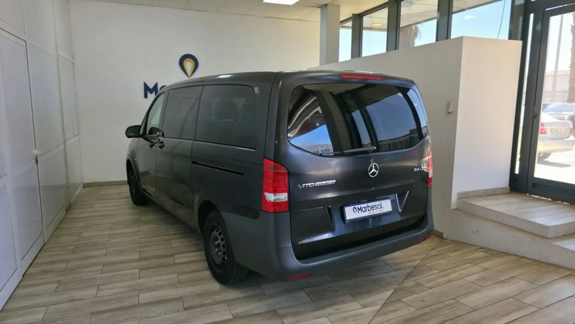 Mercedes-Benz Vito Mixto 114CDI Larga 9G-Tronic Schwarz - 2