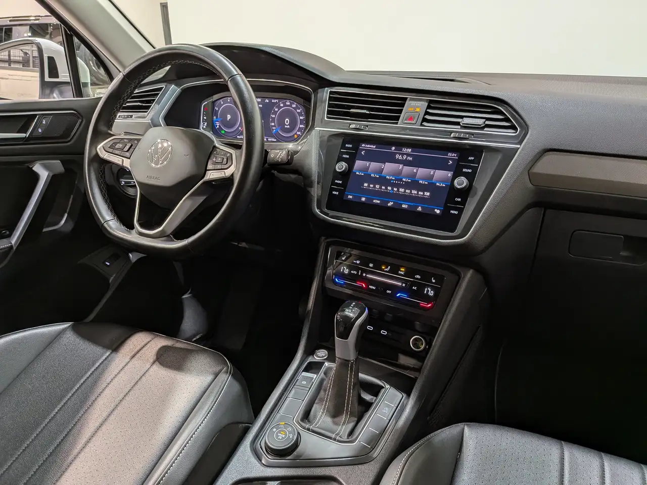 Volkswagen Tiguan снимка Volkswagen Tiguan