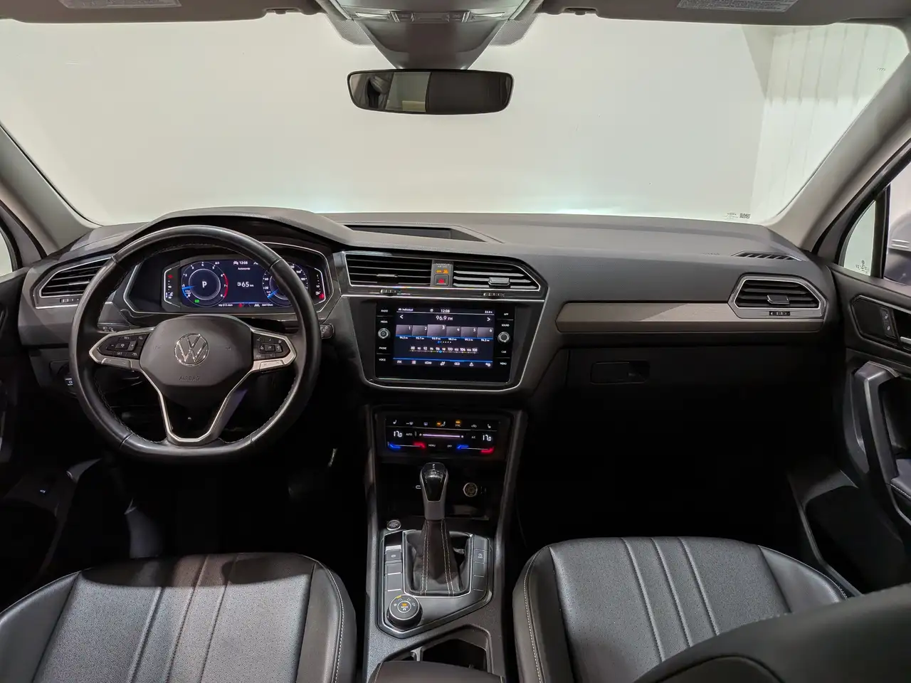 Volkswagen Tiguan снимка Volkswagen Tiguan