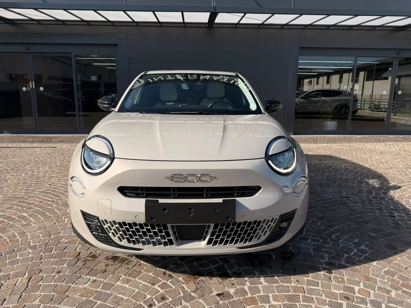 Fiat 600 Hybrid MHEV La Prima Jaune - 2