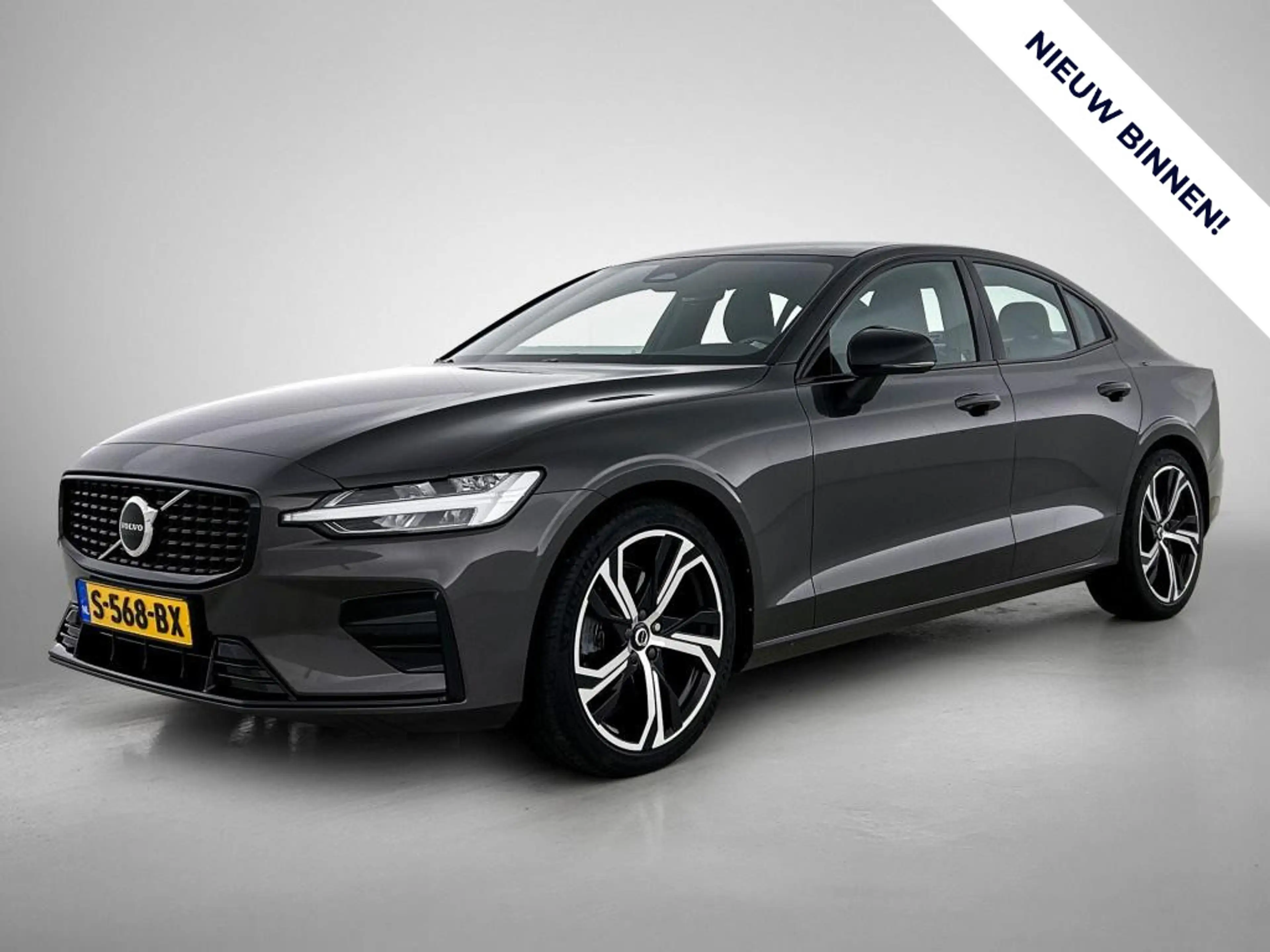 Volvo S60 2.0 B4 Plus Dark Sport interieur | Trekhaak | 19 i