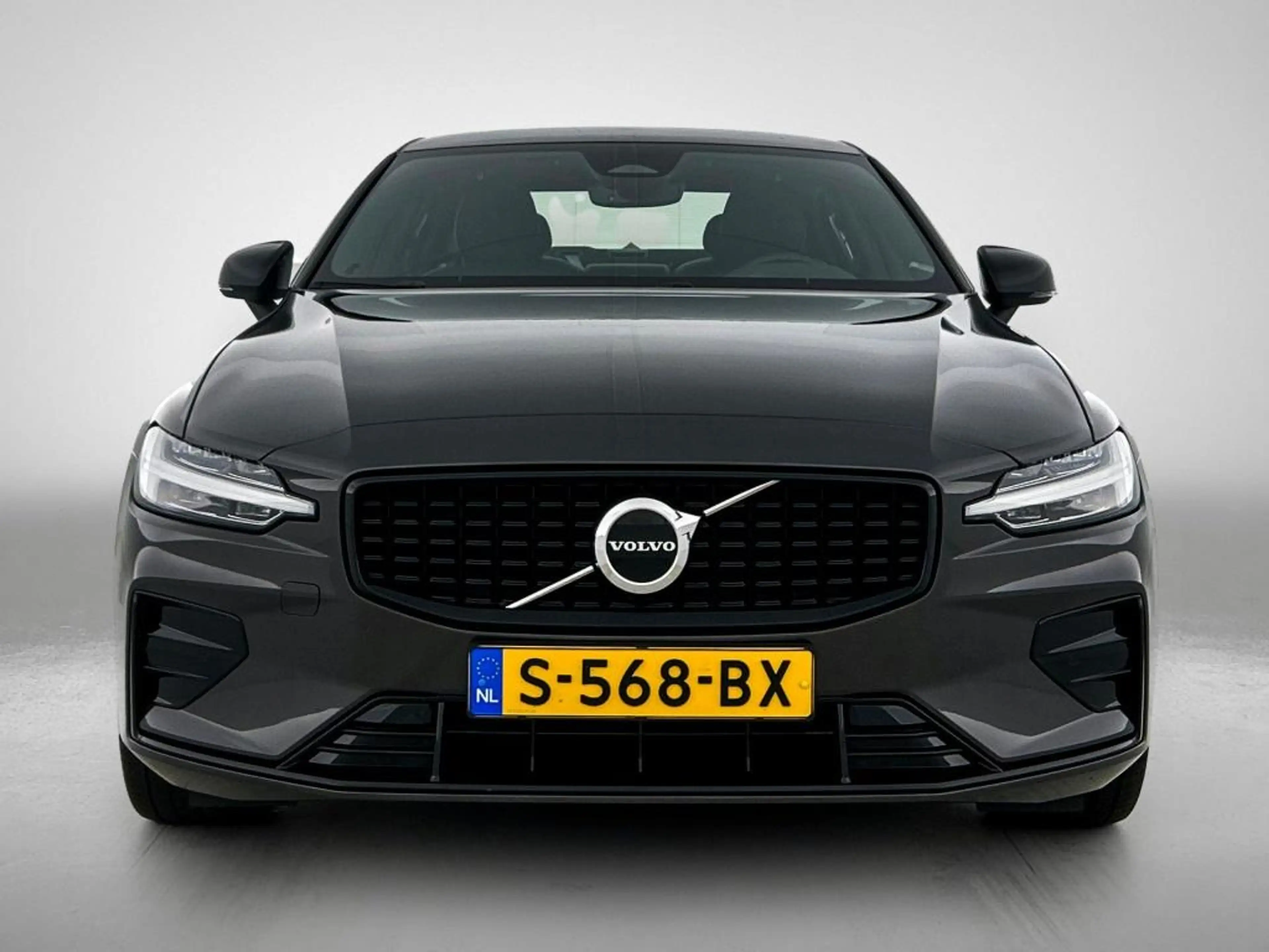 Volvo S60 2.0 B4 Plus Dark Sport interieur | Trekhaak | 19 i — photo 5