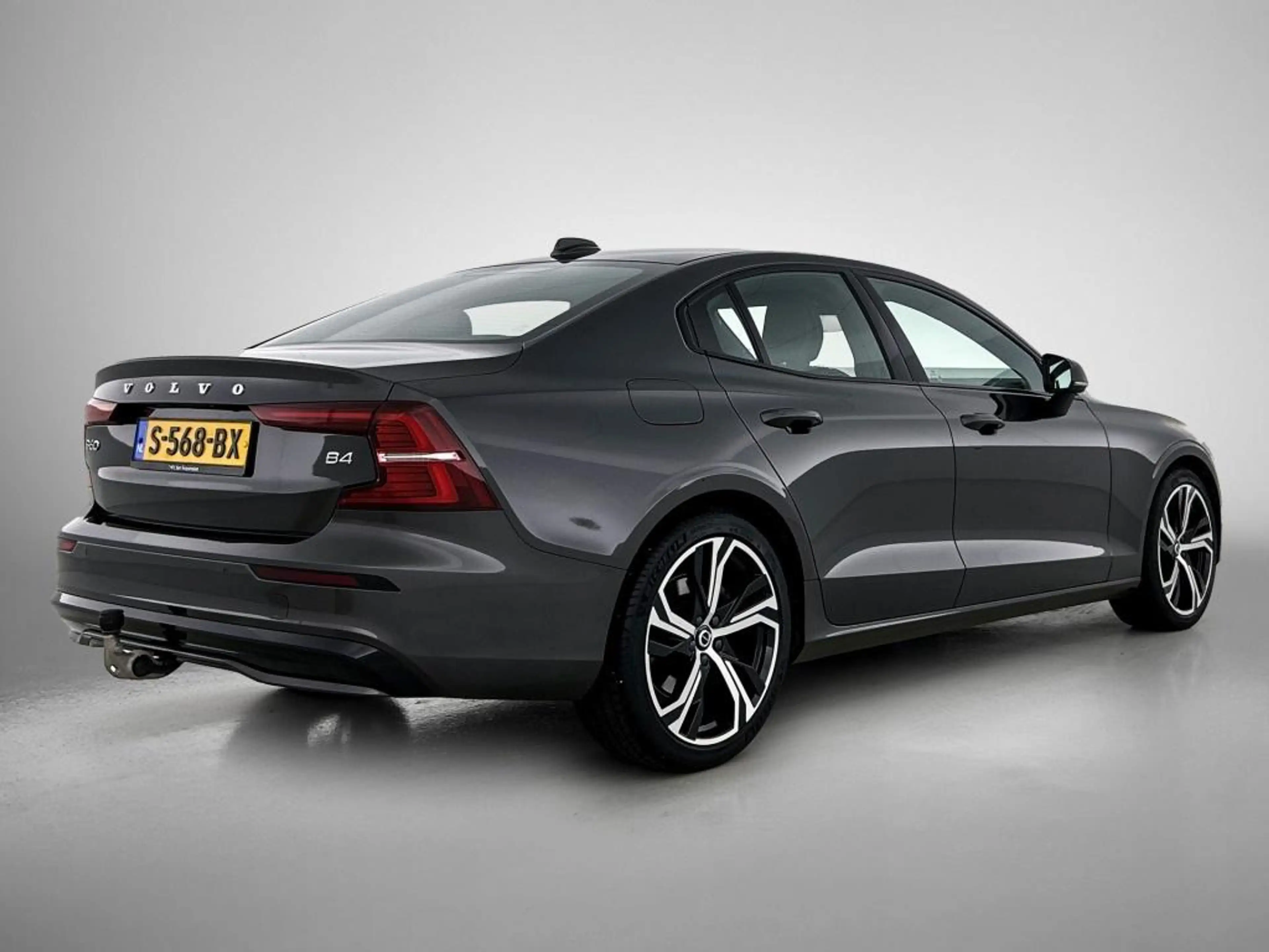 Volvo S60 2.0 B4 Plus Dark Sport interieur | Trekhaak | 19 i — photo 4