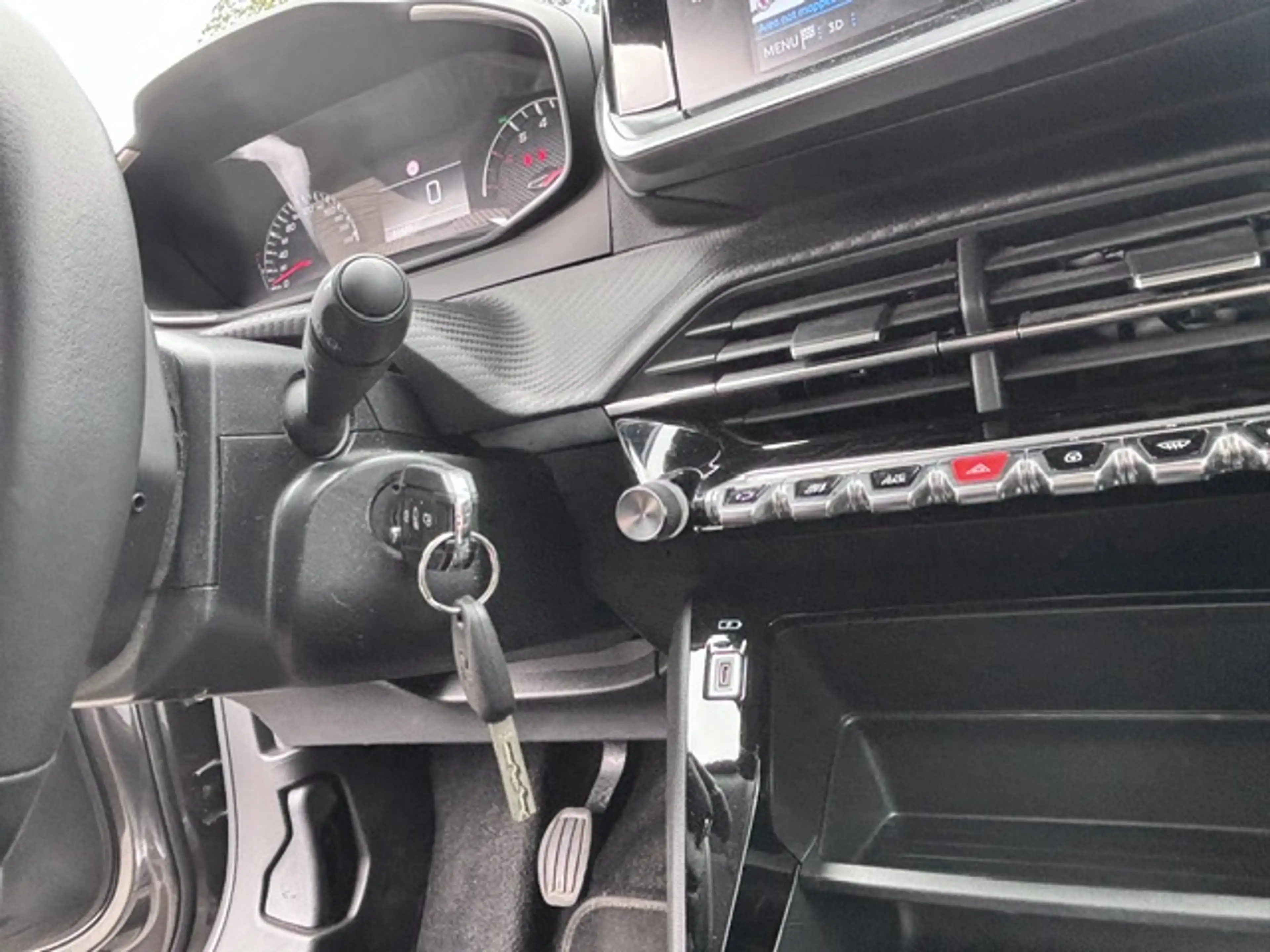 Peugeot 2008 2008 1.2 PureTech Style S — photo 14