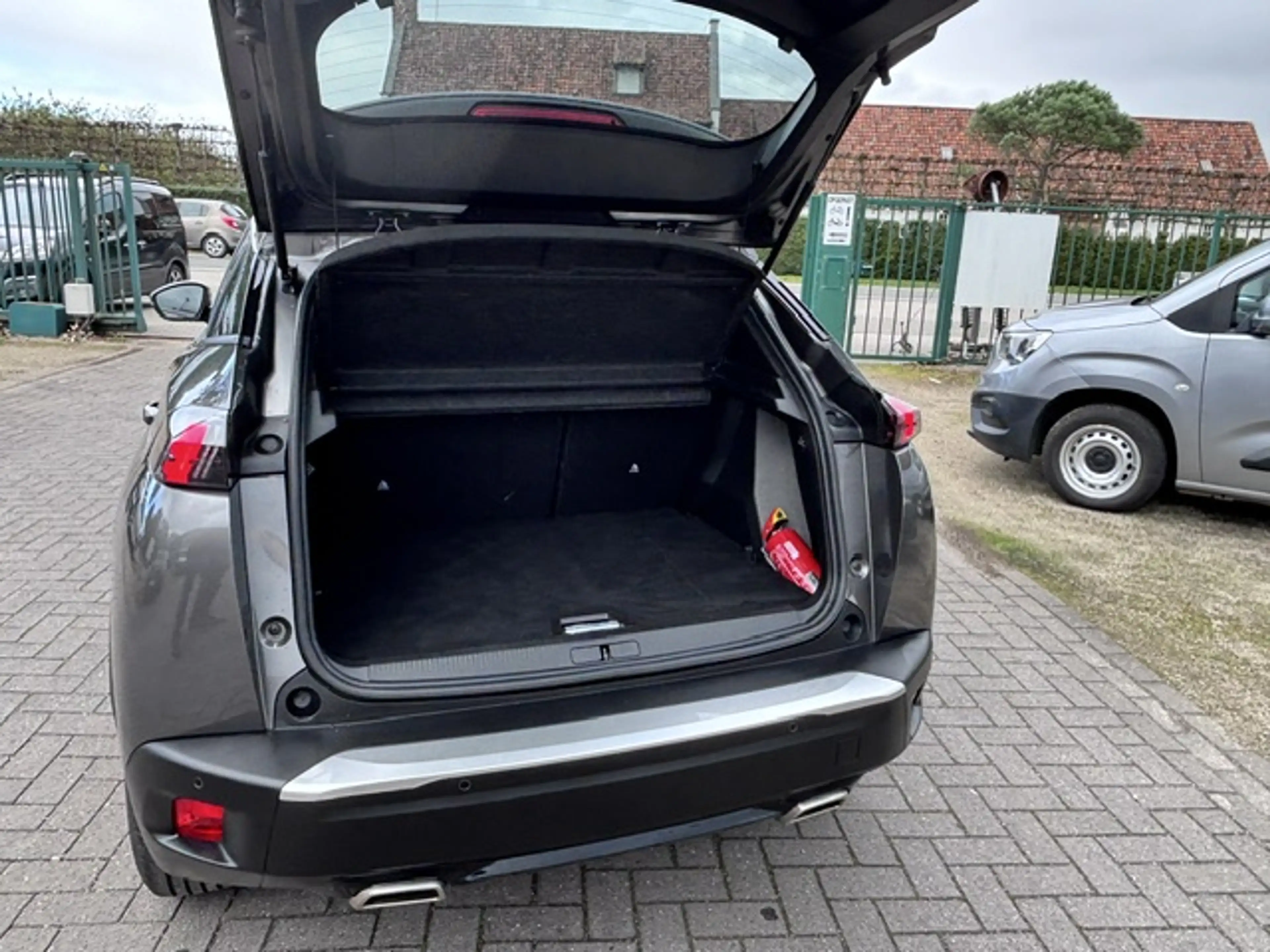 Peugeot 2008 2008 1.2 PureTech Style S — photo 4