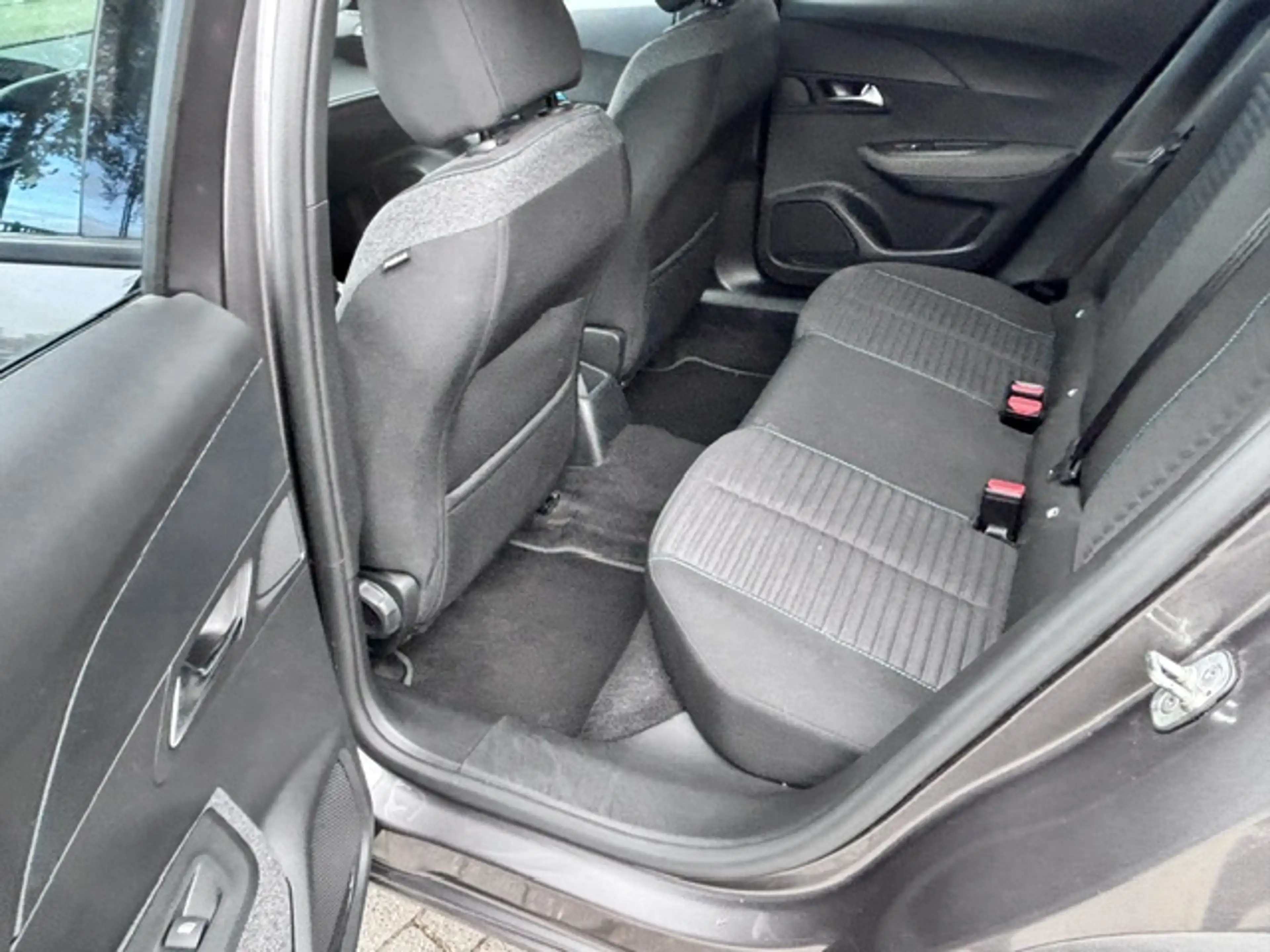 Peugeot 2008 2008 1.2 PureTech Style S — photo 5