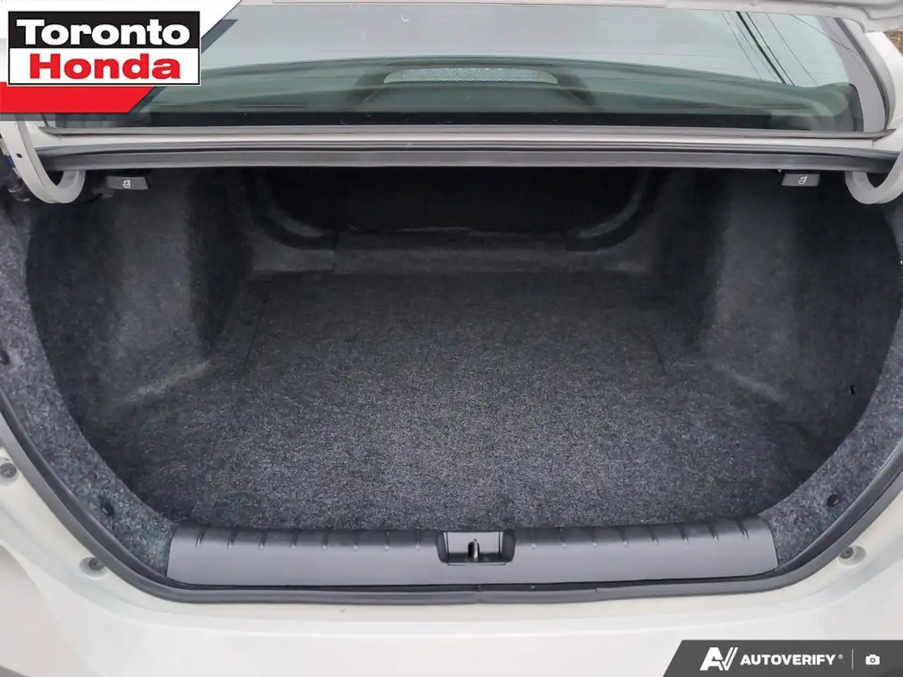 Honda Insight снимка Honda Insight