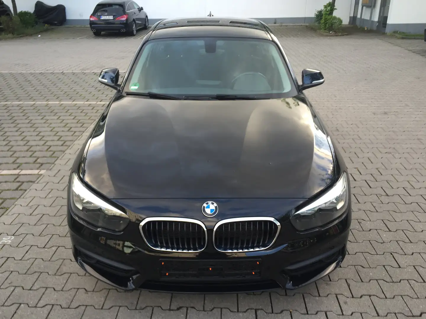 BMW 116 116i M Sport, 1Hand, 2-Zonen Klimaautomatik,EURO 6 Schwarz - 2