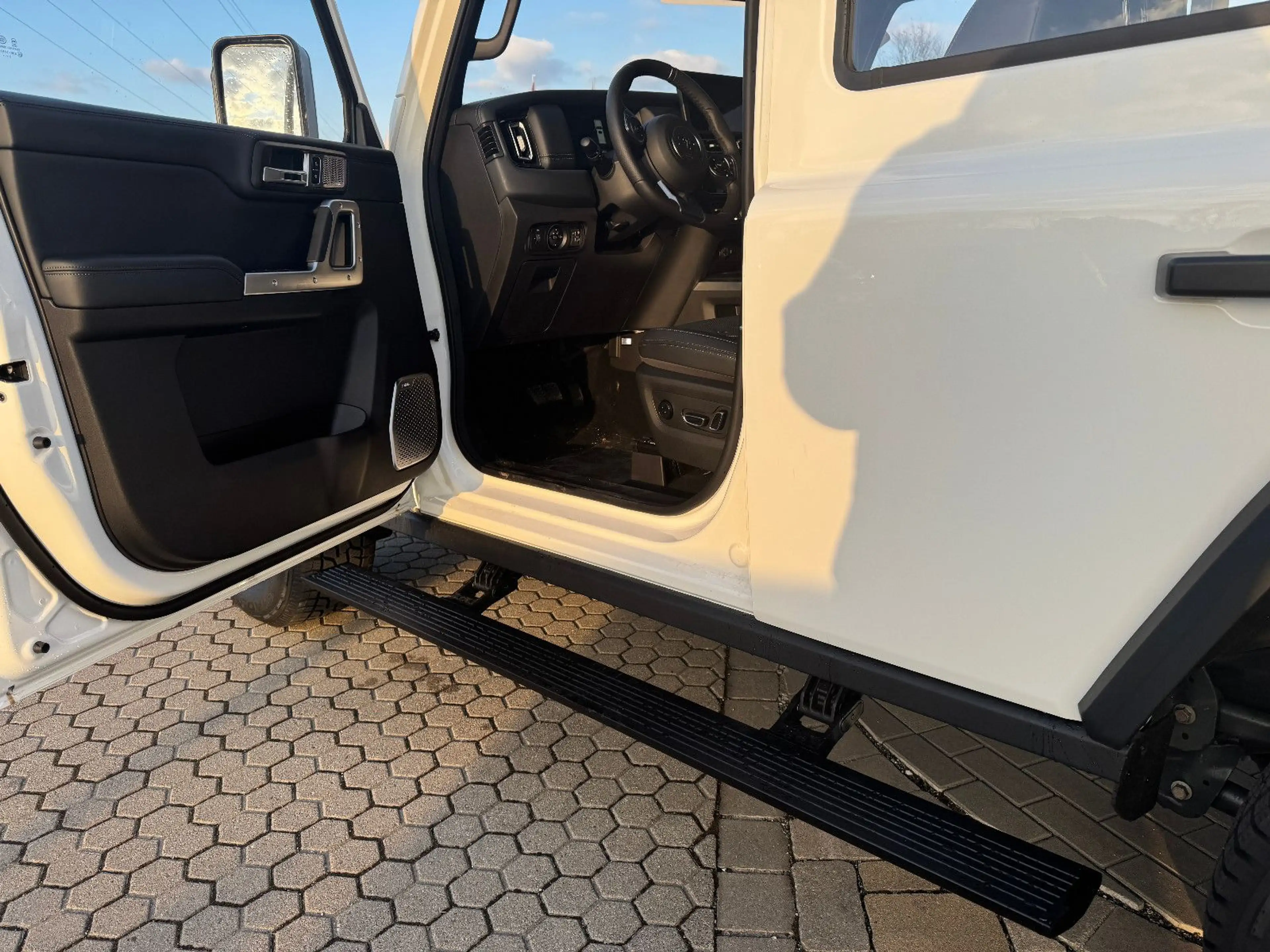 BAW 212 "Benziner" Seilwinde/Suchscheinw./eletr. Tri — photo 12