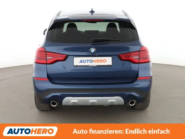 BMW X3 view 5