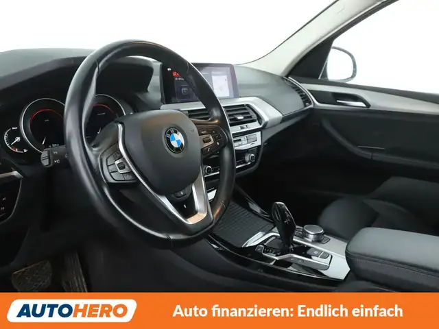 BMW X3 view 11