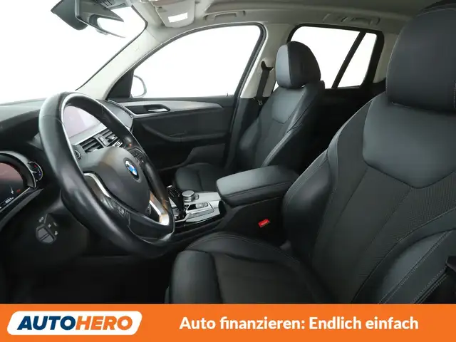 BMW X3 view 10