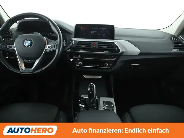 BMW X3 view 12