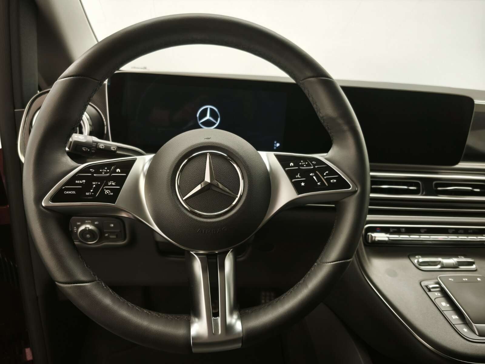 Mercedes-Benz V 220