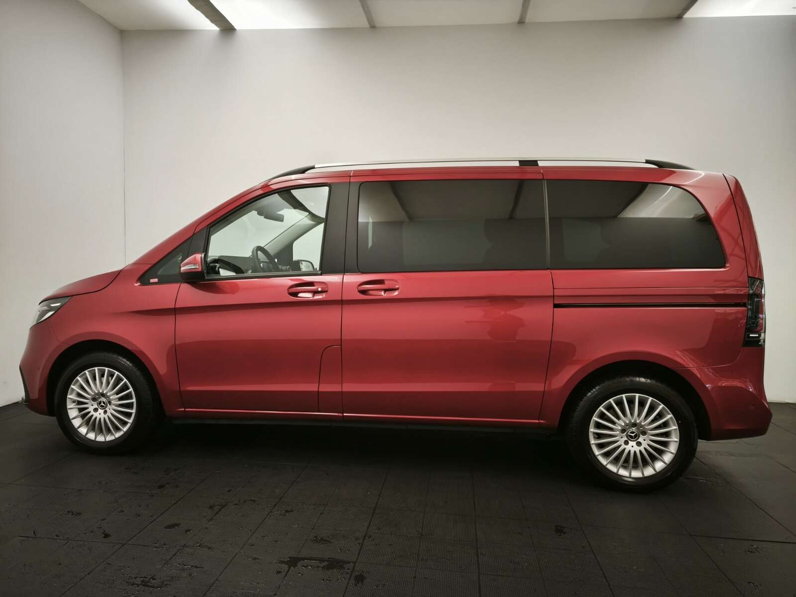 Mercedes-Benz V 220