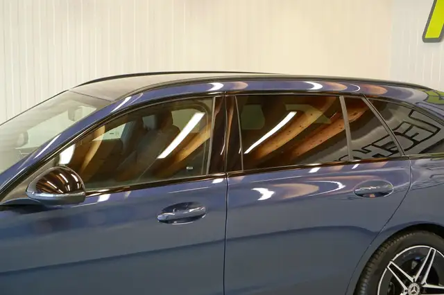 Mercedes-Benz C-Class view 16