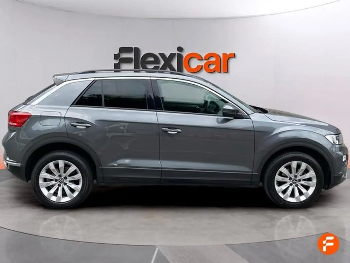 Volkswagen T-Roc 1.0 TSI Advance 81kW Gris - 2