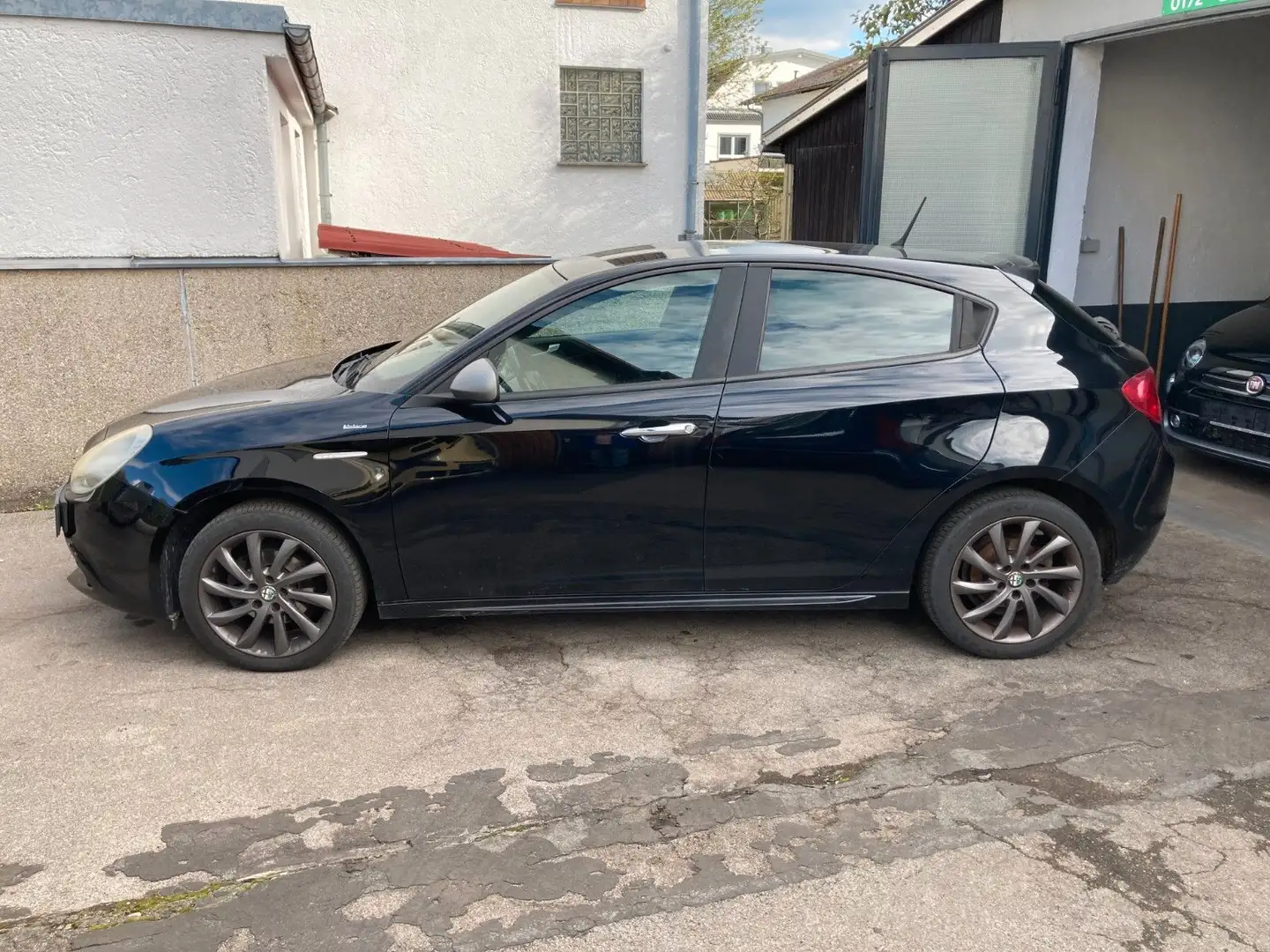 Alfa Romeo Giulietta Veloce TURBOSCHADEN DEFEKT Schwarz - 2