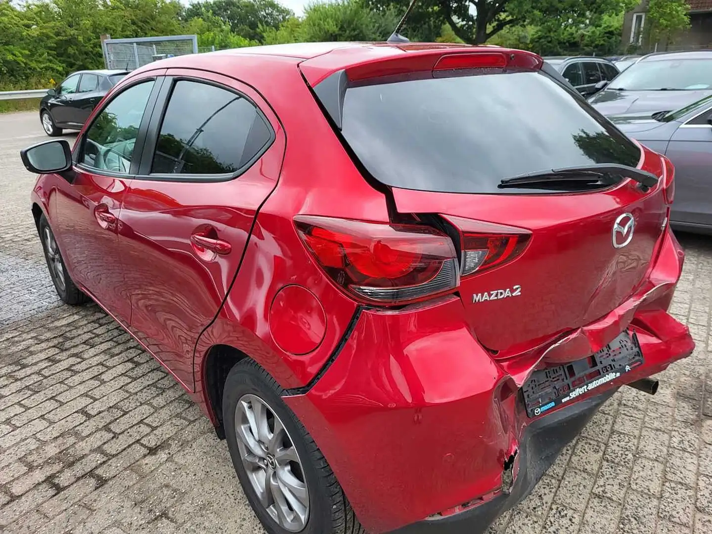 Mazda 2 2 SKYACTIV-G 90 Aut. Exclusive-Line Roşu - 2