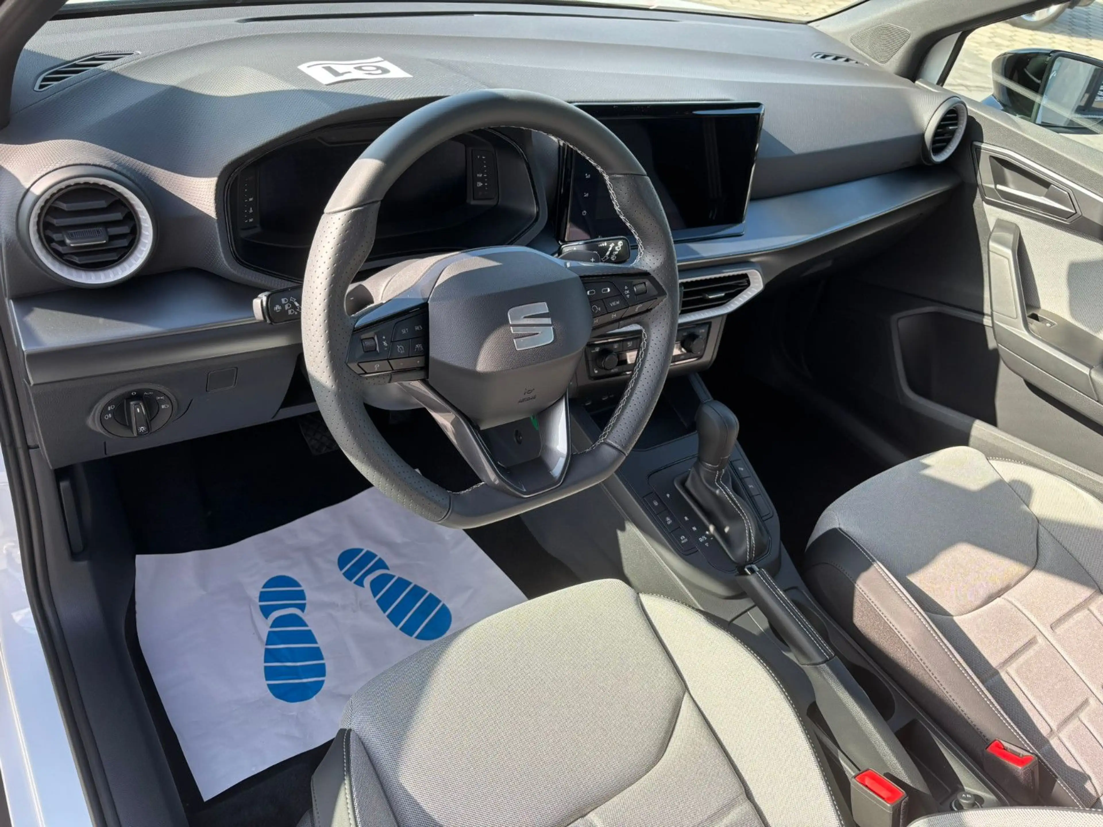 SEAT Arona 1.0 TSI 116 PS  FR DSG Navi SHZ LED — photo 7