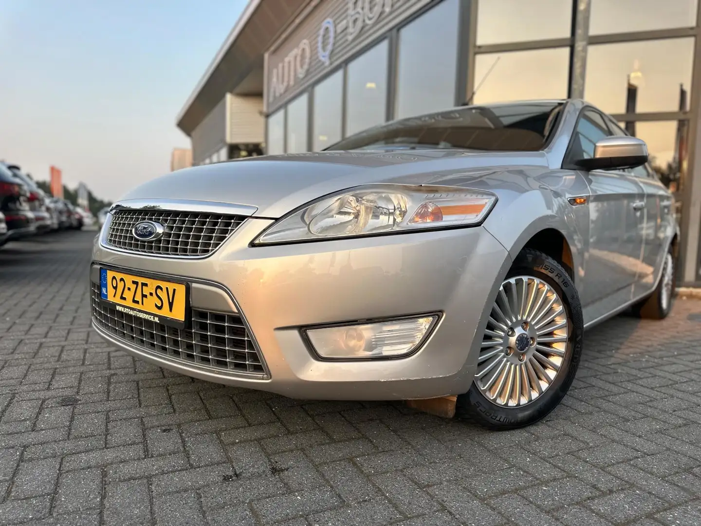 Ford Mondeo 1.6-16V Titanium | ECC | Trekhaak | Hele nette aut Gris - 2