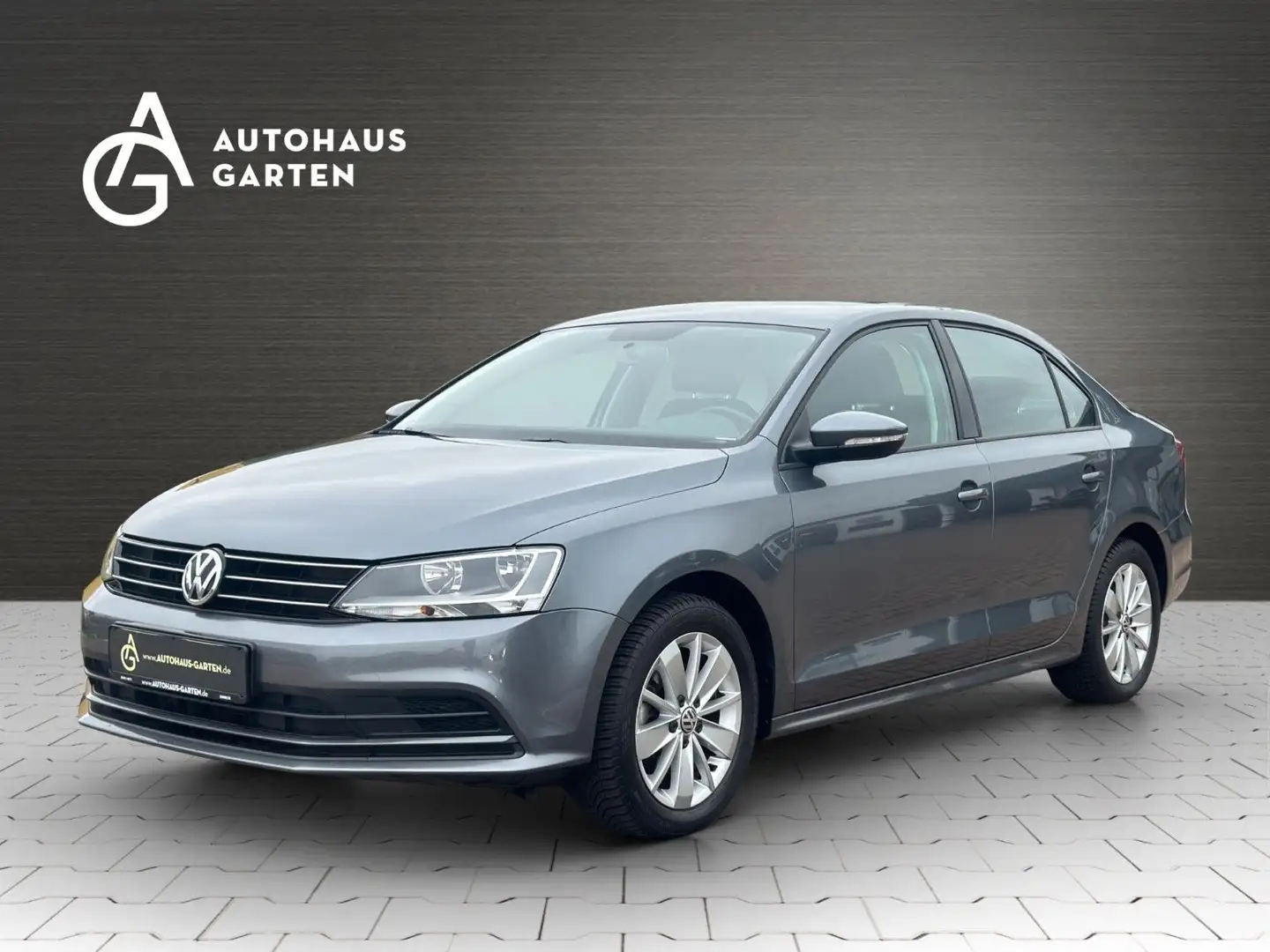 Volkswagen Jetta VI 1.2TSI Basis 1.Hand Scheckheft Grau - 1
